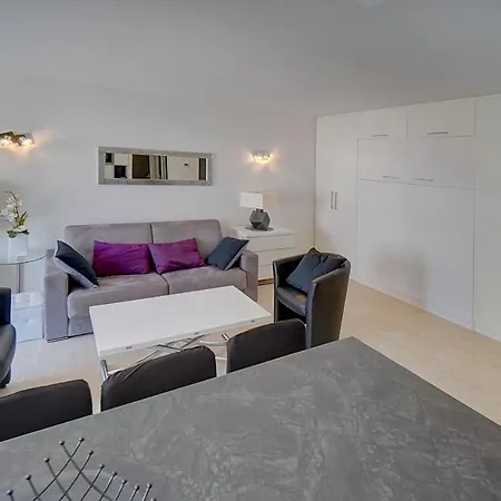 Immogroom - 5 Min From - Terrace - Ac - Parking Apartment *
